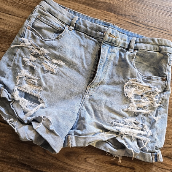 AE Curvy Mom Shorts - Picture 2 of 6